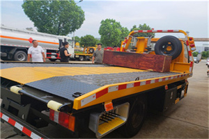 富阳附近拖车电话号码服务